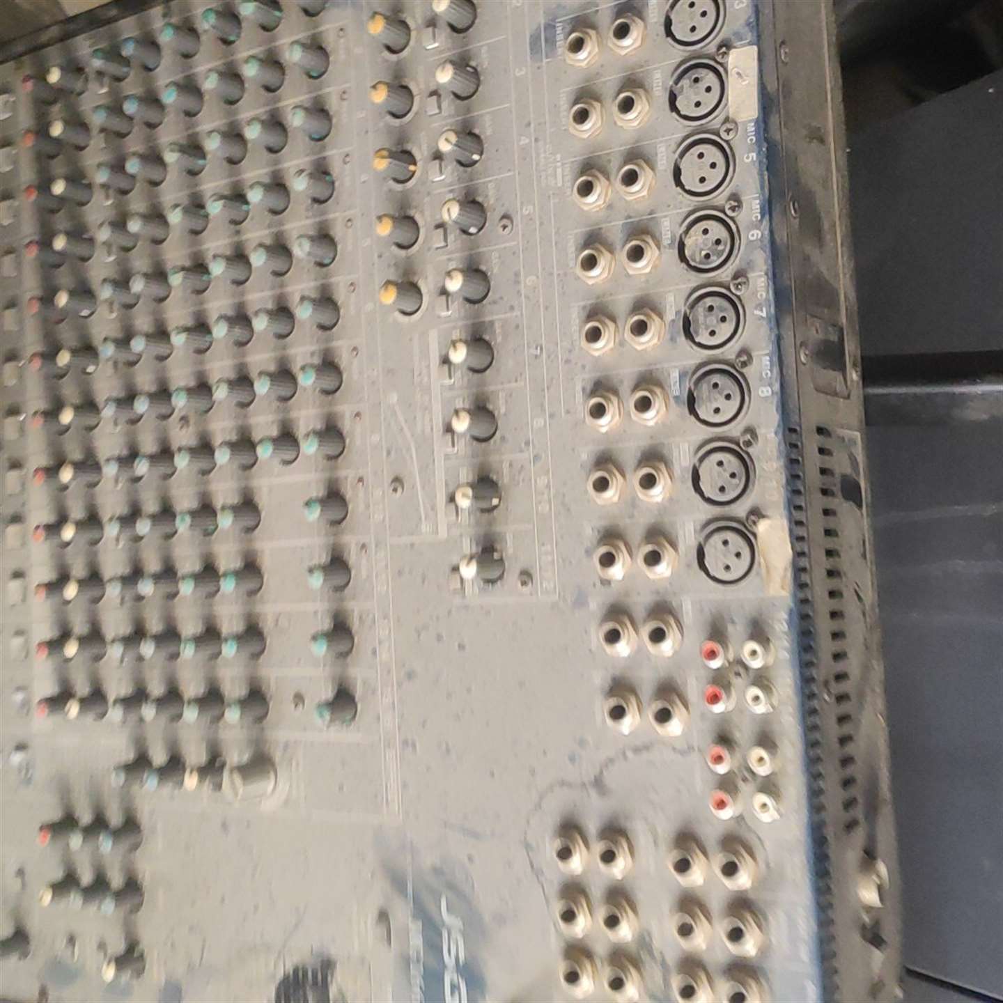维修MG166CX调音台  来的没有这种电源口 议价