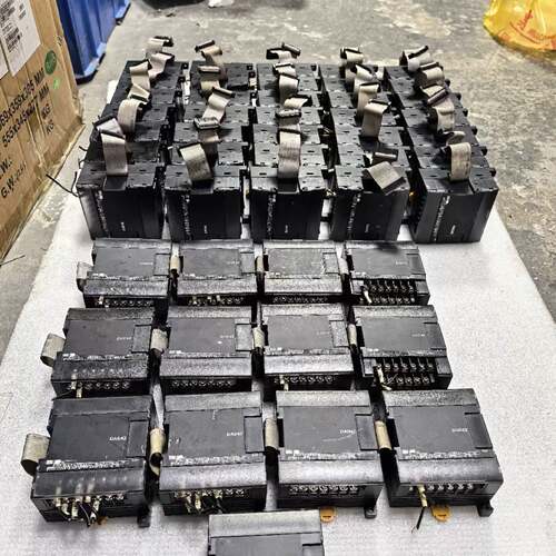 可维修欧姆龙PLC模块型号CP1W-DA042 多个，议价