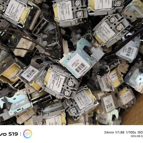 可维修NSX，CVS ，MX220-240V，附件分励脱扣器正品