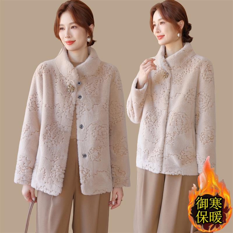 洋气妈妈冬装皮毛一体大衣2025新款中老年女士冬季水貂绒外套高贵