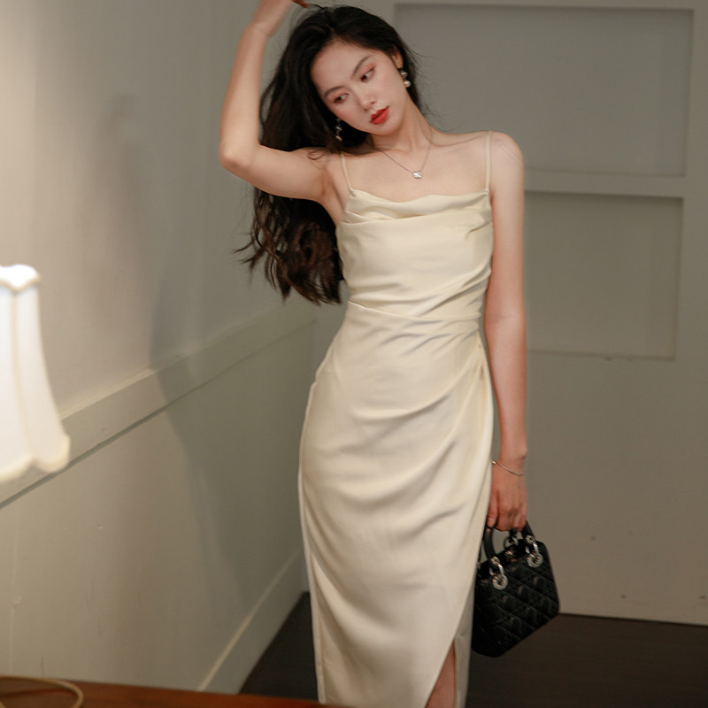 显瘦遮肉不漏胸缎面吊带裙