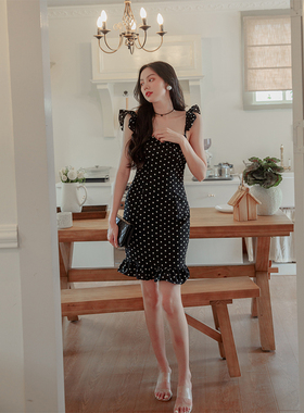 兔阿姨 小飞袖吊带连衣裙女士夏收腰显瘦气质波点裙子