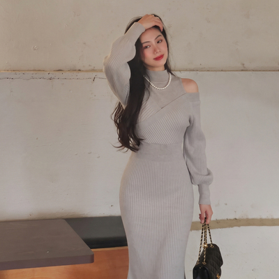 高级感灰色露肩针织裙女中长款修身显瘦气质通勤连衣裙