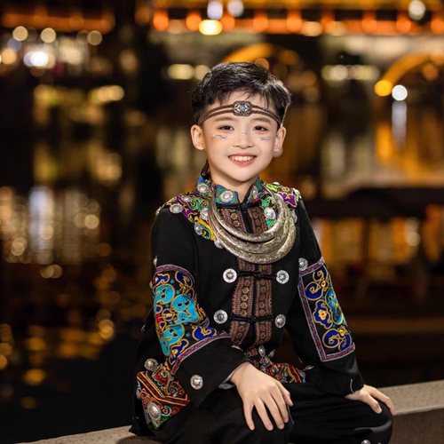 新款儿童苗族服装男童民族演出服云南贵州土家族舞蹈表演服饰精选