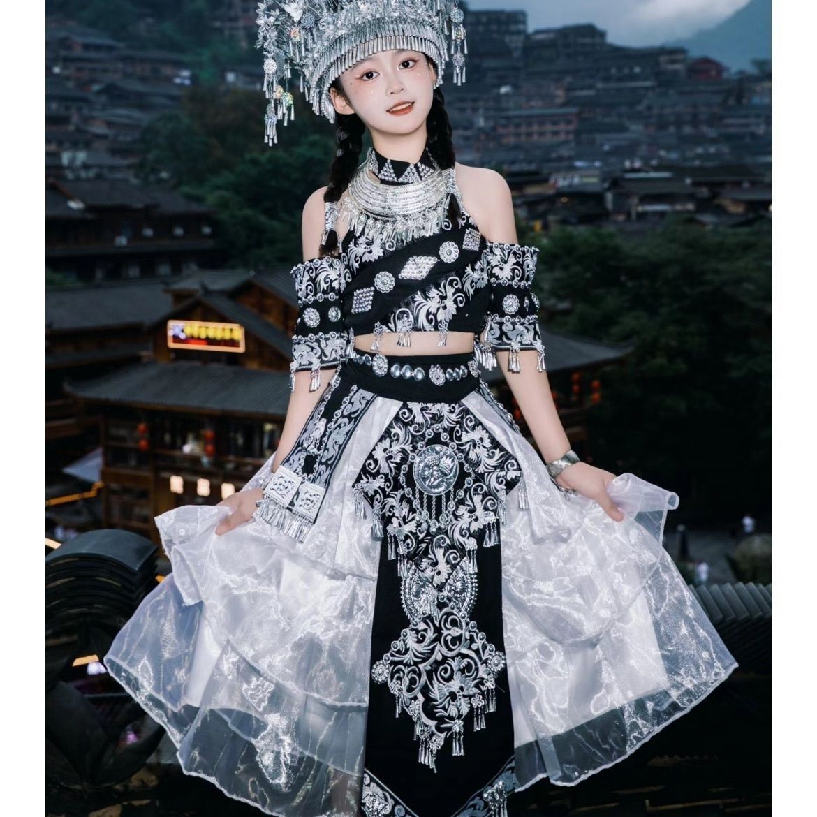 新款儿童苗疆少女民族旅拍服装少数民族摄影演出云南苗族服饰爆款