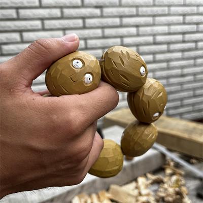 kevin的木头木雕文玩核桃坚果墙手串手工雕刻盘玩手串