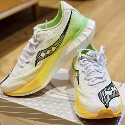 Saucony Endorphin Pro啡鹏 4 舒适 碳板竞速跑步鞋S20939-600