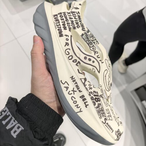 Saucony CRADLE YAT摇篮 时尚舒适 洞洞鞋 男女同款 米色S79082-6