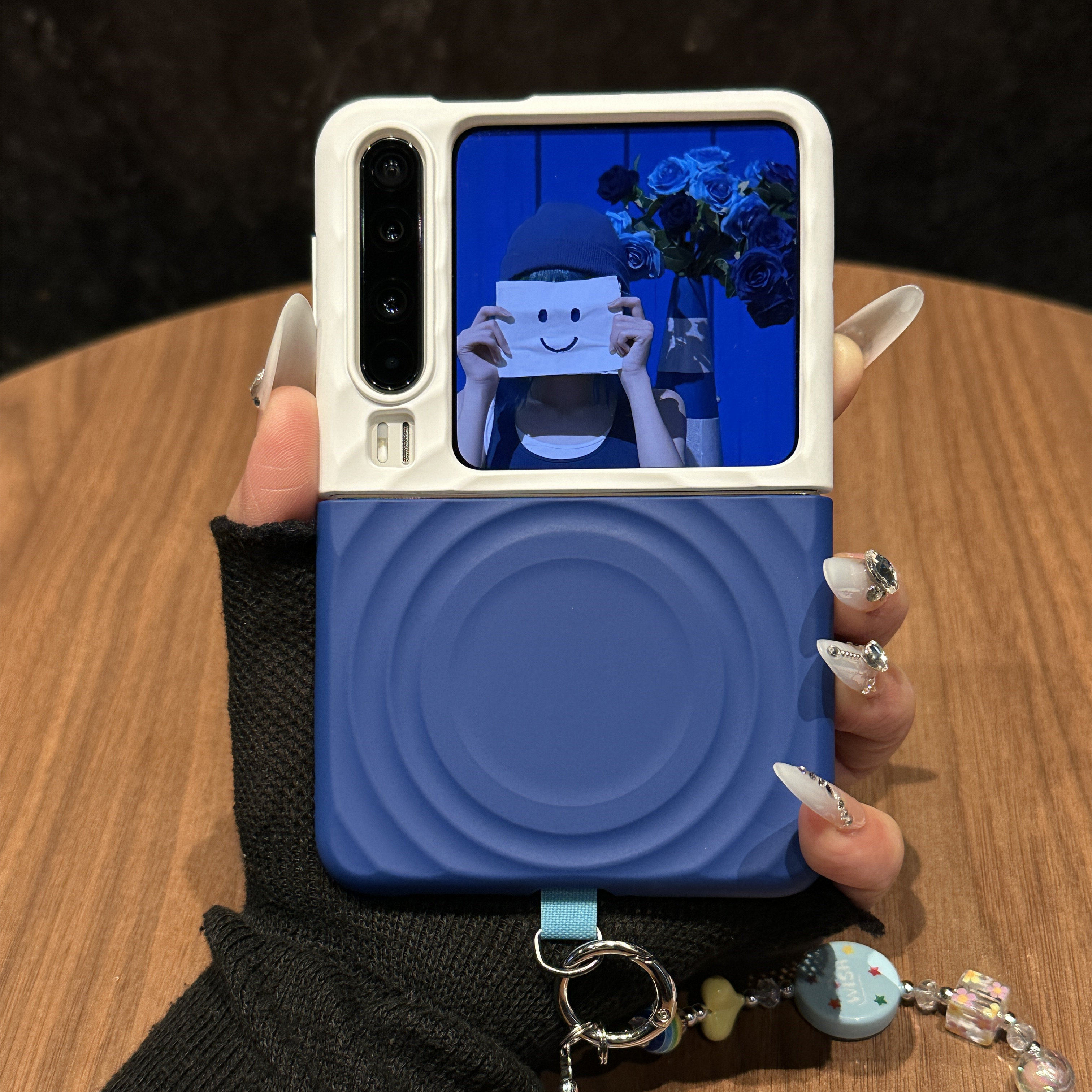 拼色克莱因蓝波漾适用华为purax手机壳pocket2简约小米mixflip2磁吸壳三星GalaxyZFlip765荣耀magicvflip2套