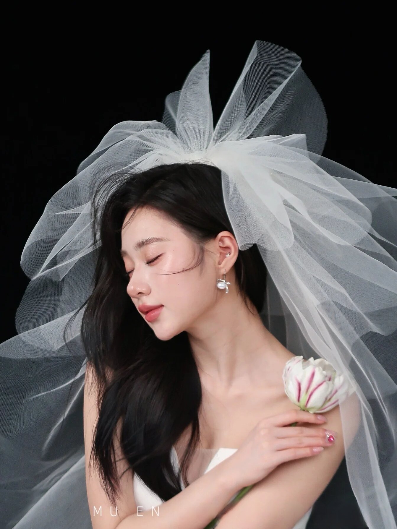 新娘结婚婚纱头纱短款多层蓬蓬纱硬纱高级感头饰摄影拍照造型样片