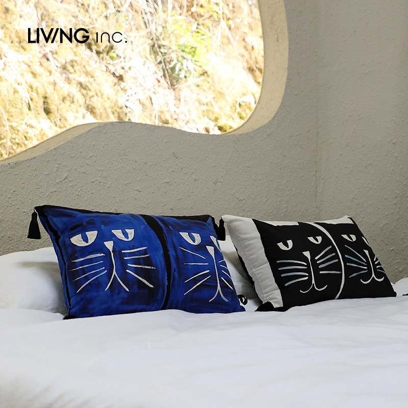 LIVING inc.脑洞商店 猫猫卡通蓝色沙发抱枕艺术插画ins床上靠垫
