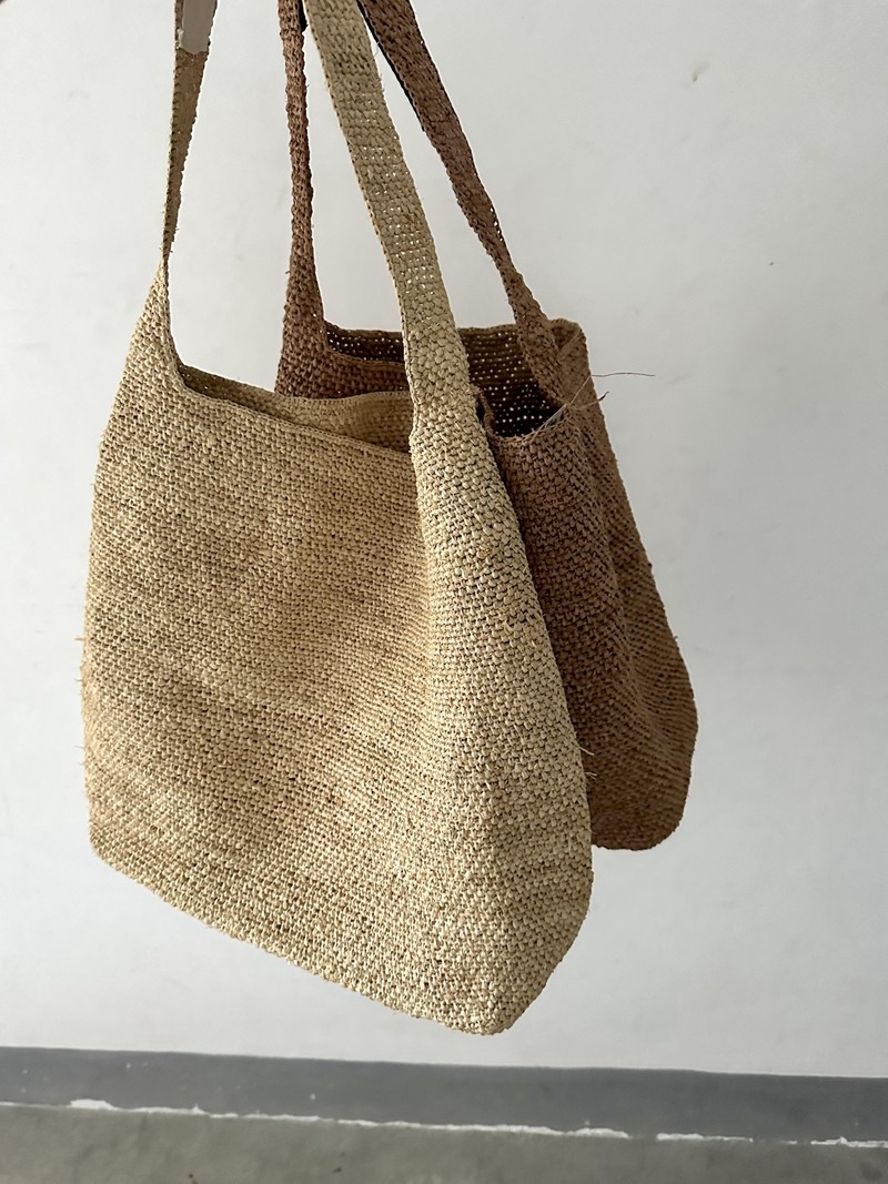 新款女士深草色设计师款托特包草编包编织包拉菲草手工高级感单肩