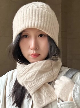 白色秋冬保暖不扎显脸小送人厚实麻花山羊绒三件套毛线帽手套围巾
