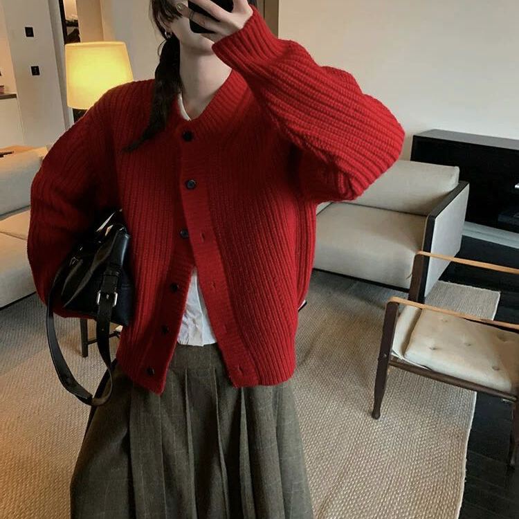 BLUEPOPS-慵懒风圆领单排扣加厚保暖毛衣WC210