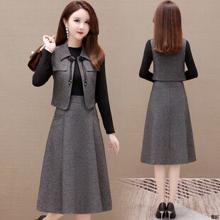 马甲连衣裙两件套女装2025春秋季新款显瘦减龄拼接妈妈高级感裙子