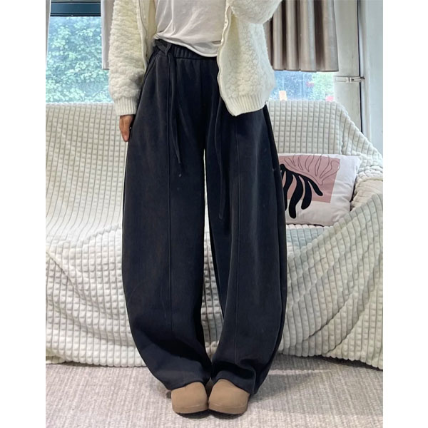 今年流行慵懒风运动裤女秋冬加绒新款休闲裤宽松垂感显瘦弯刀卫裤