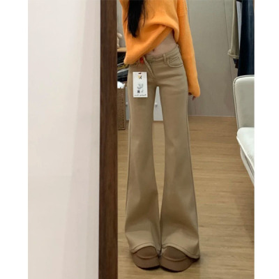 今年好看流行卡其色不贴腿微喇牛仔裤女秋冬高腰显瘦修身喇叭裤子