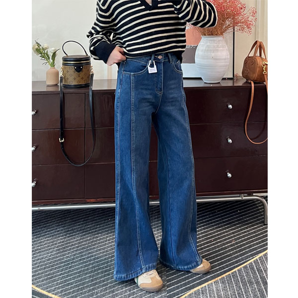 复古不贴腿微喇牛仔裤女秋冬大码胖mm显瘦设计感梨型身材加绒裤子