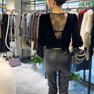韩系高级感时尚套装女2025秋新款蕾丝拼接丝绒假两件美背上衣皮裤