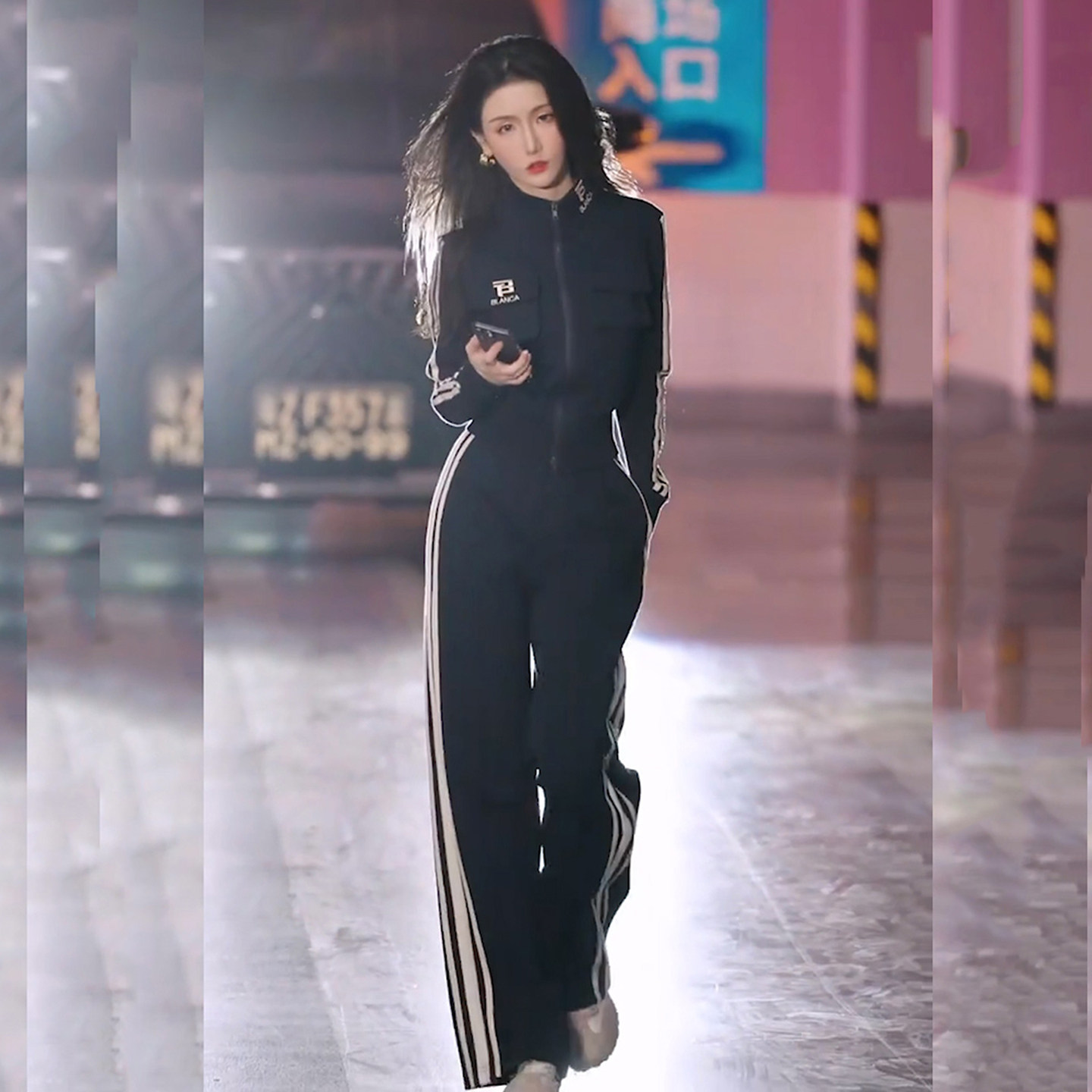 酷飒拽姐工装风卫衣休闲运动套装女秋立领拉链侧条纹阔腿裤两件套