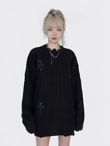 美式破洞设计感十字架刺绣圆领毛衣外套女秋冬宽松情侣套头针织衫