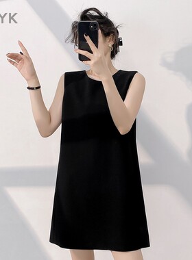 高级感显瘦小黑裙2025春夏新款简约宽松绝美遮肚无袖直筒连衣裙女