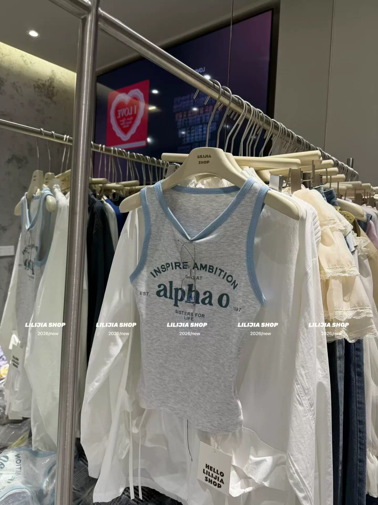 正品实拍2026夏季韩版时尚百搭宽松显瘦设计感拼色字母背心女上衣