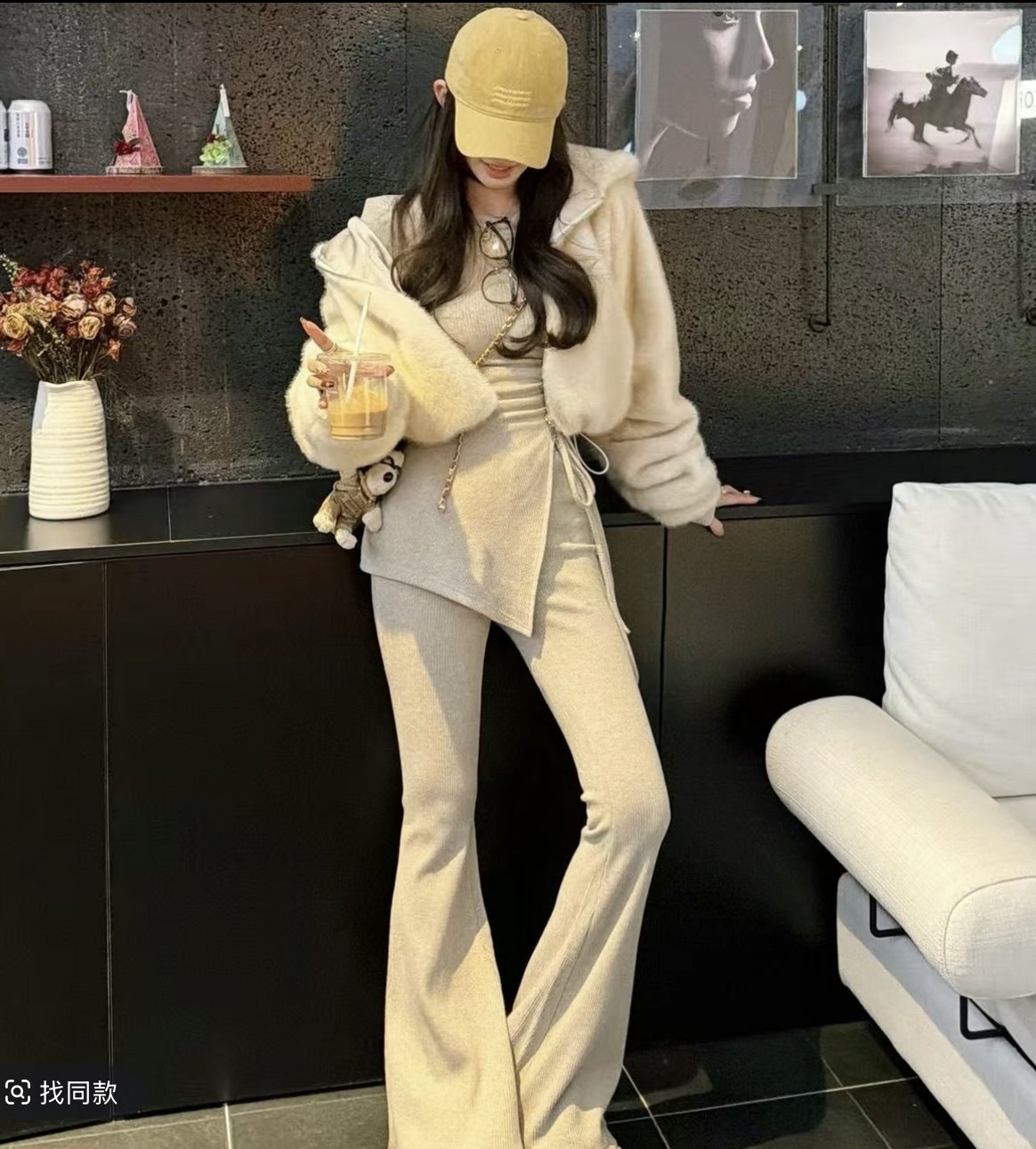 泡菜订制时尚套装2025冬季新款燕麦色侧抽绳褶皱上衣喇叭裤两件套