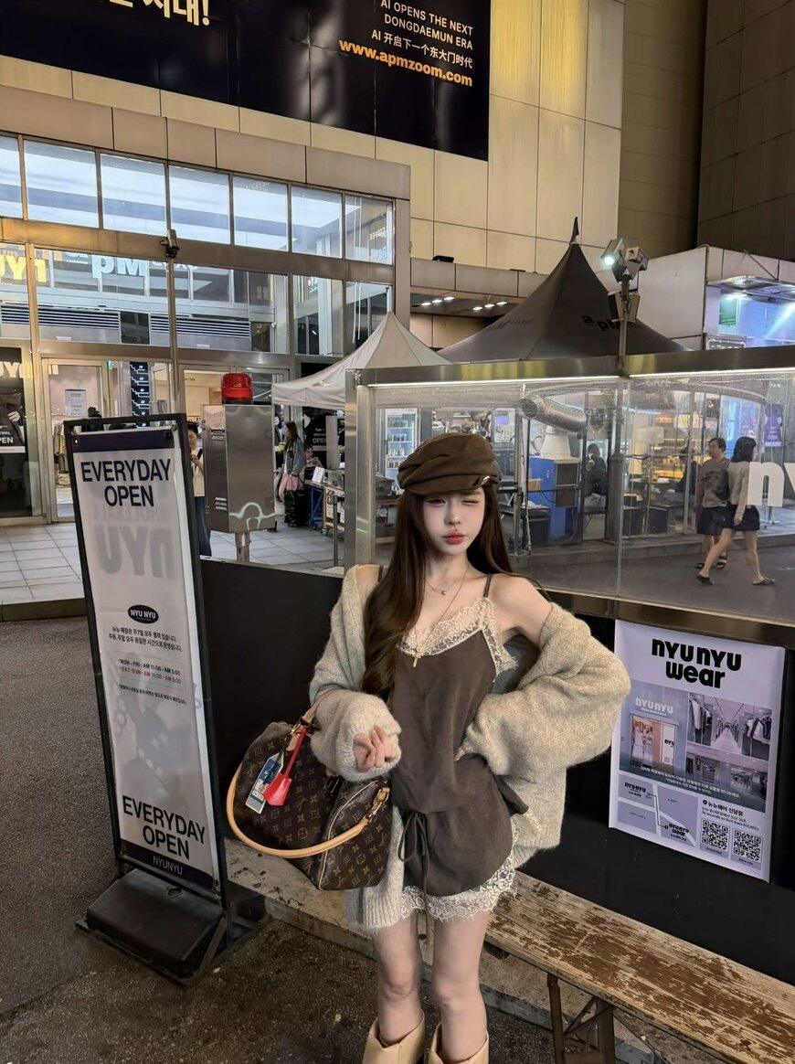 九月家【盐系少女】燕麦色慵懒针织开衫/咖色雾感蕾丝边吊带裙潮