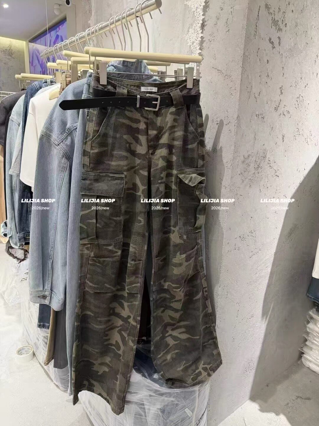 2026春夏季新款韩版宽松百搭休闲迷彩工装裤女简约时尚阔腿长裤潮