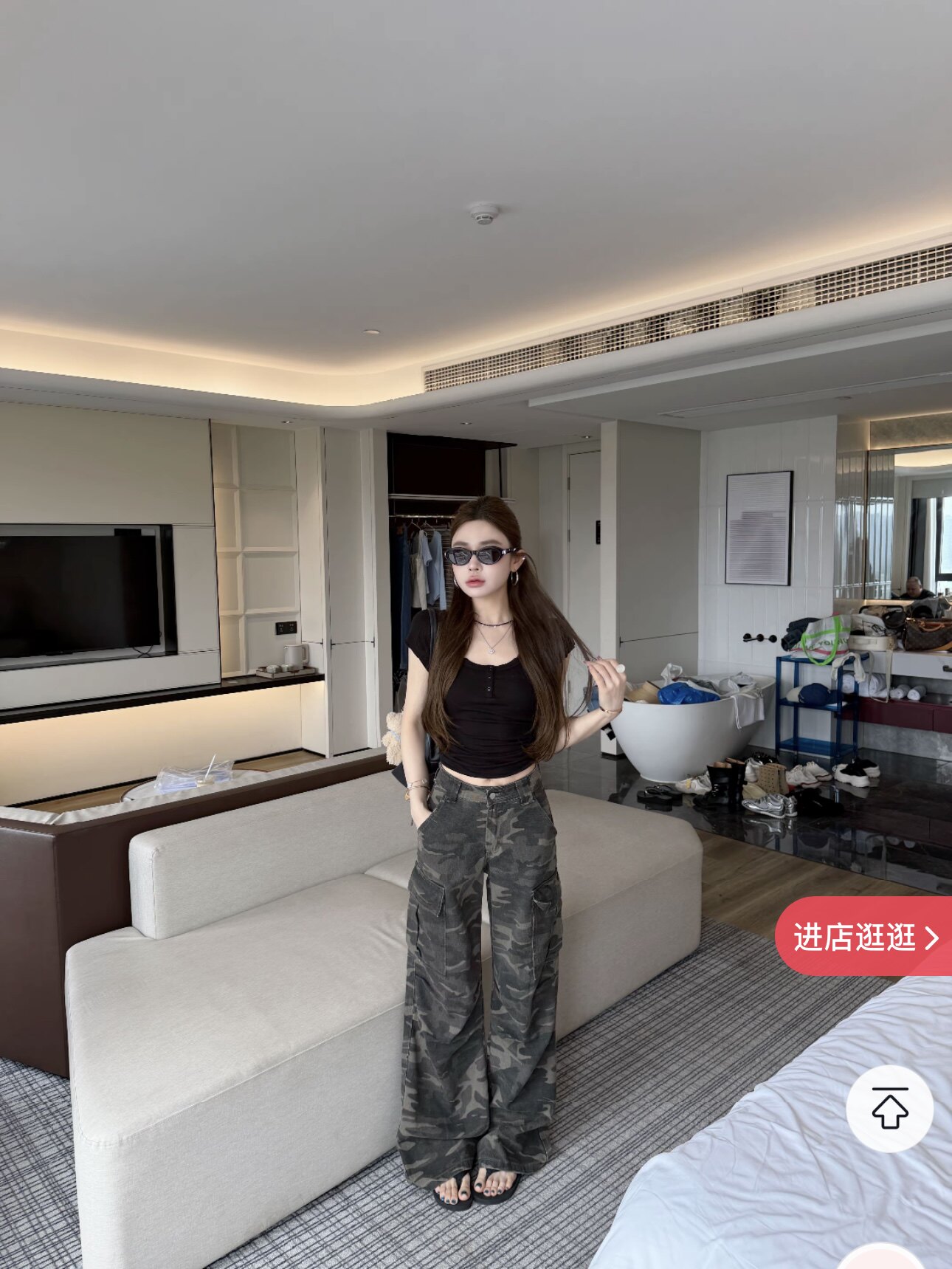 九月家【砰然心动】黑色显瘦扣子T恤/水洗迷彩口袋工装裤时尚套装