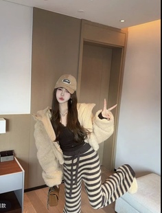 宽松短外套潮 韩版 泡菜订制奶茶色羊毛羽绒连帽外套女2025冬季 新款