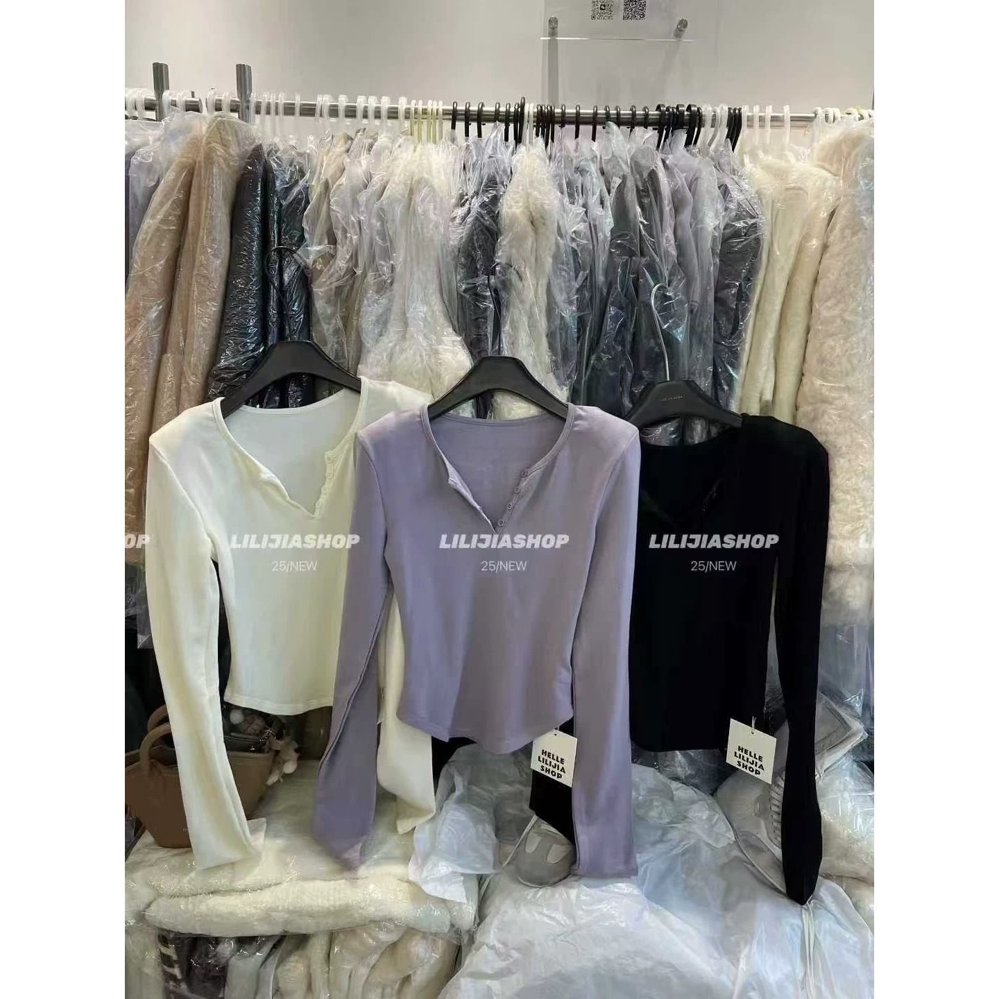 韩国东大门2025秋冬新款时尚V领长袖T恤女修身显瘦打底衫上衣潮