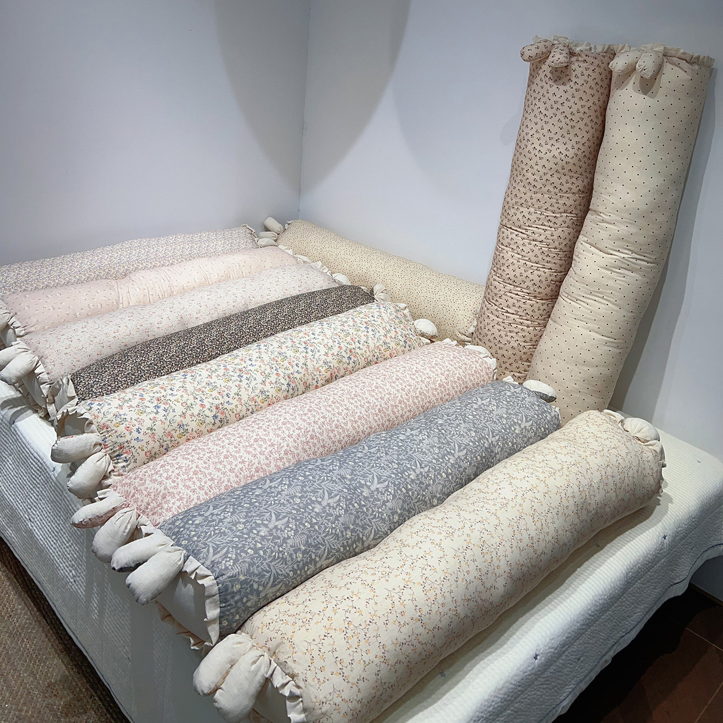 纯棉麻圆柱形长条夹腿抱枕可拆洗