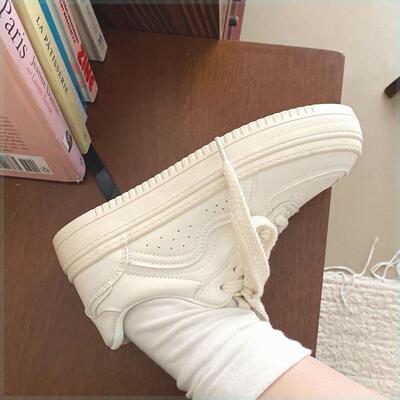 原创平底小白鞋女小众2024年早春新款百搭chic鞋子复古港风板鞋潮