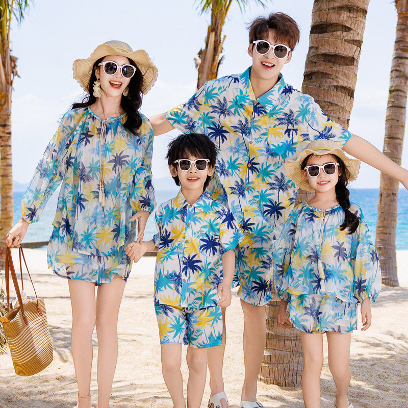 2026年新款亲子装夏天沙滩一家三四口洋气母子三亚海边度假家庭装