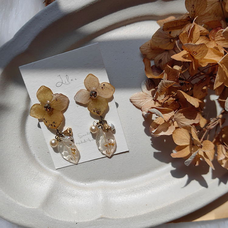 LILAC手作永生花淡水珍珠耳钉