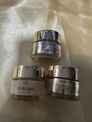 新款CPB肌肤之钥晶致润耀粉霜15ml大中样晶钻贵妇粉底液O10、bf00