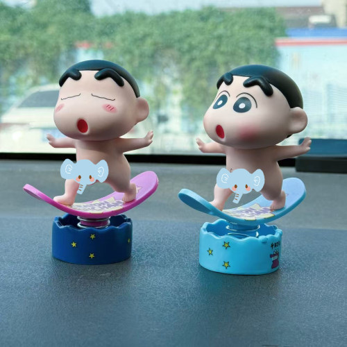 可爱裸奔冲浪蜡笔小新车载摆件