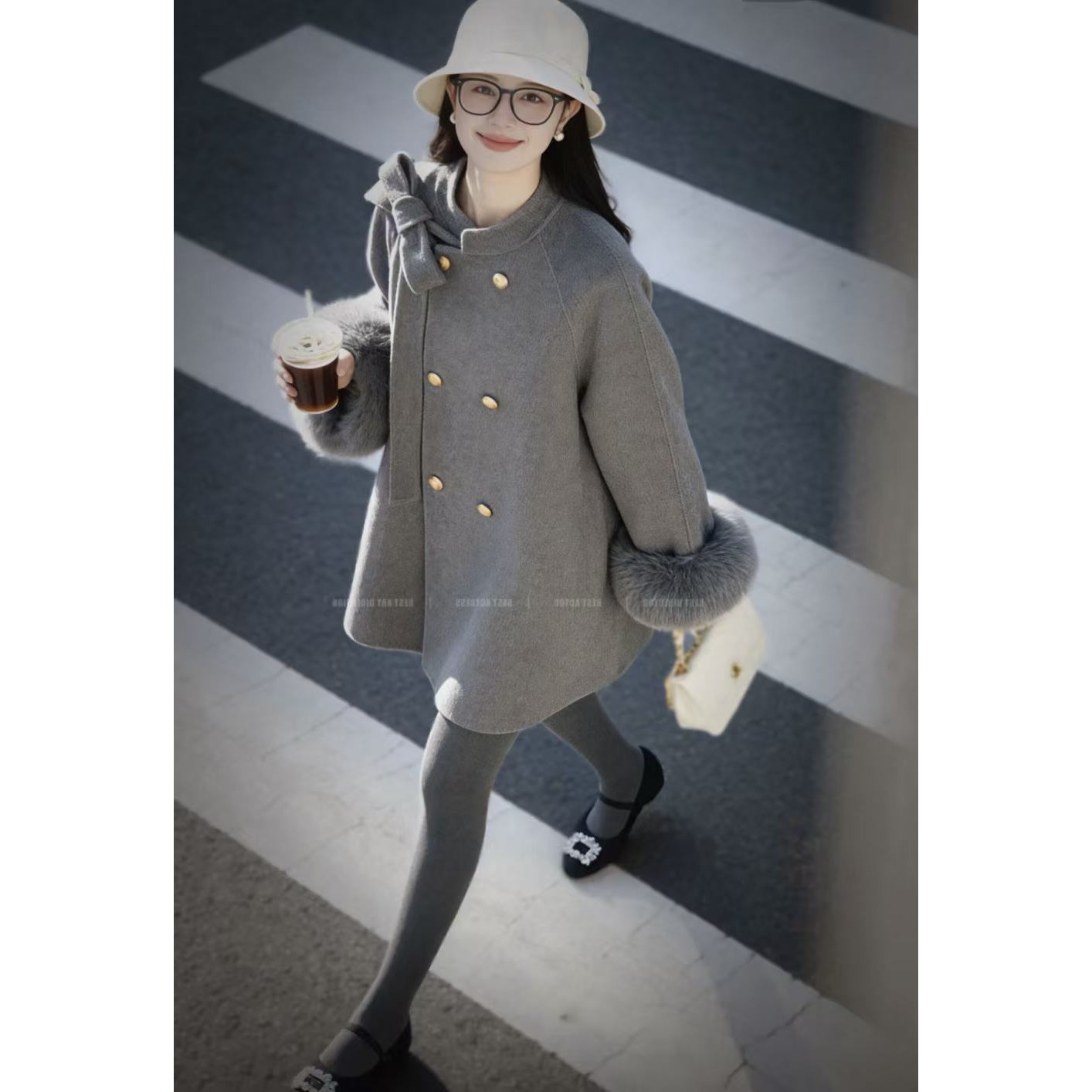 蝶恋花2026毛领毛呢斗篷外套女金扣蝴蝶结双面羊毛绒呢子千金大衣