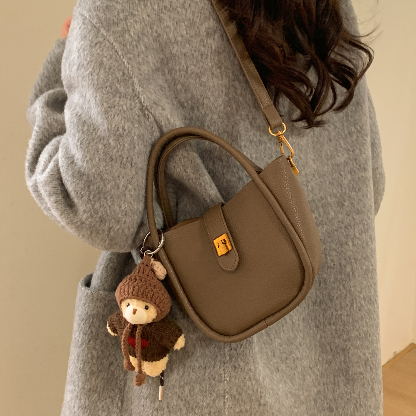 荔枝纹皮质迷你水桶包迷你斜挎包