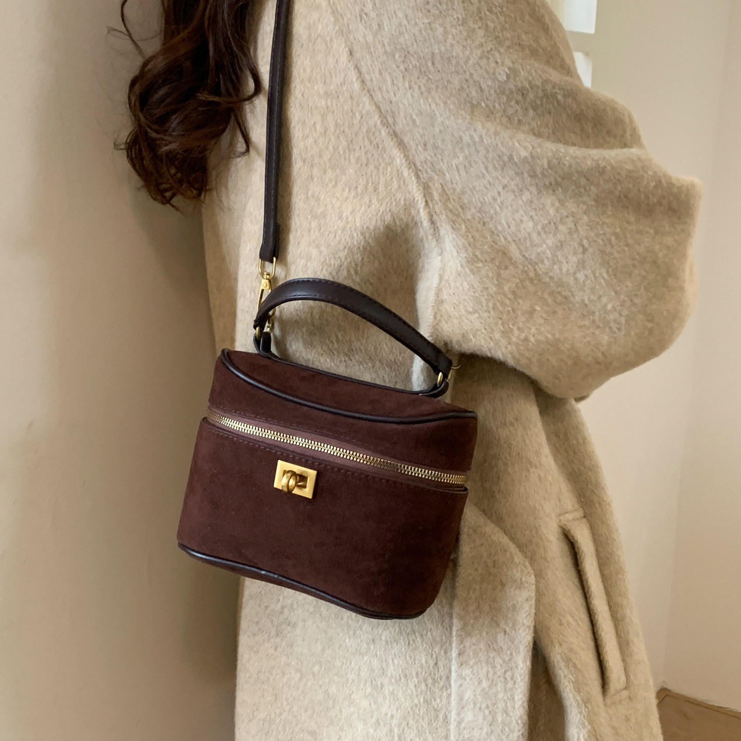 小包包女麂皮绒小方包秋冬新款百搭迷你盒子包简约时尚手提斜挎包