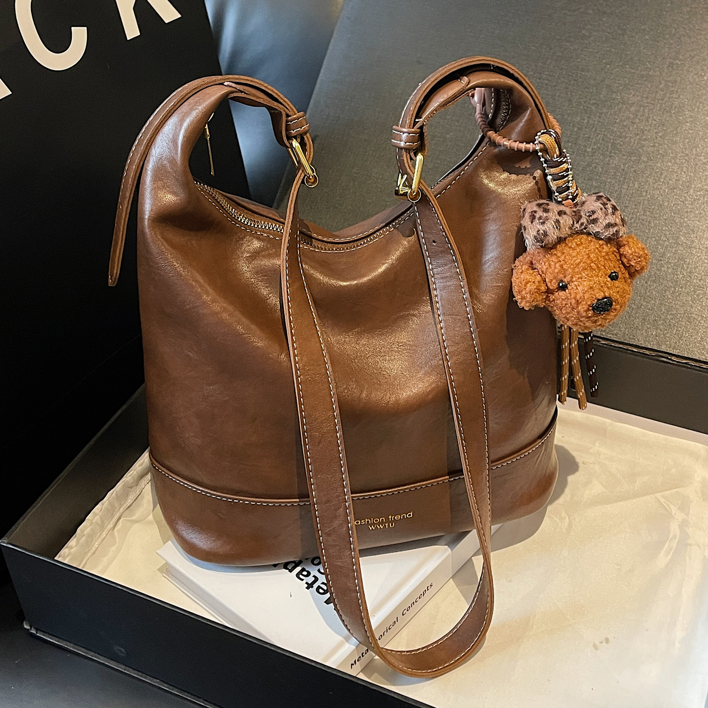 美拉德复古软皮大容量水桶包