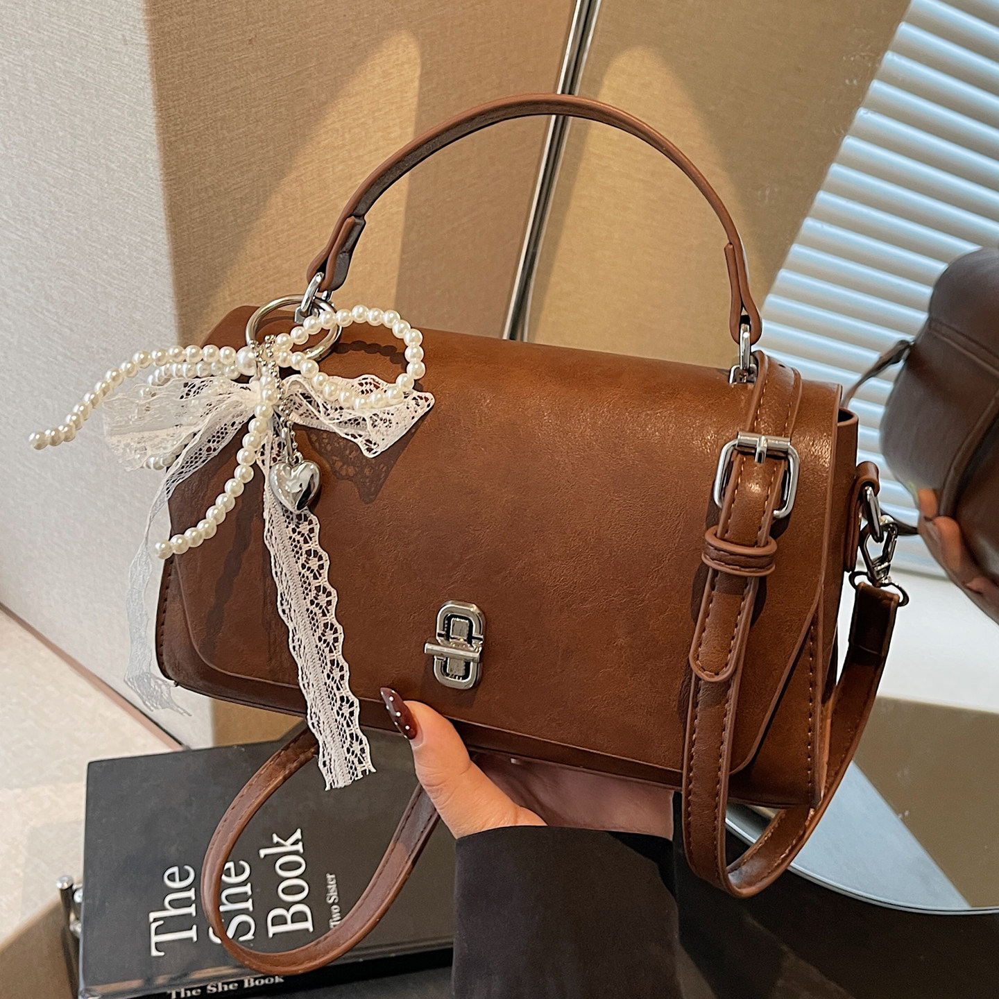 小众复古小方包女2026新款珍珠蝴蝶结单肩斜挎包高级感百搭风琴包,箱包皮具/热销女包/男包,小方包,淘宝优惠券,粉丝福利购,淘宝优惠卷