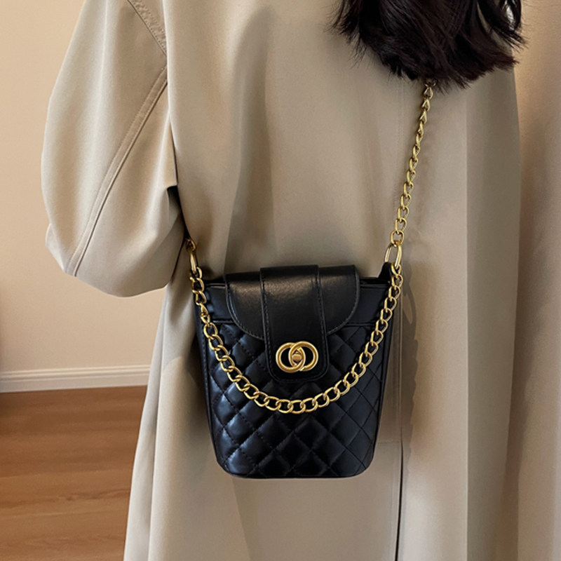 包包女时尚流行简约新款高级感菱格链条迷你复古斜挎水桶包手提包,箱包皮具/热销女包/男包,水桶包,淘宝优惠券,粉丝福利购,淘宝优惠卷