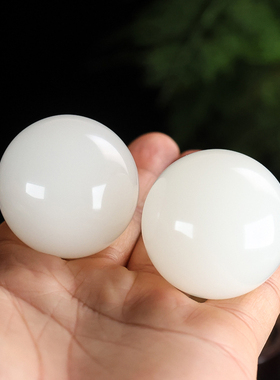 和田玉手球实心球玉石手把件