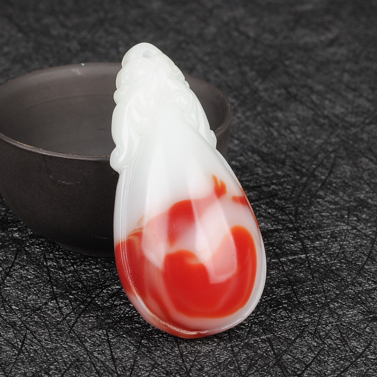 天然新疆和田玉彩玉水滴玉石挂件吊坠女款玉石挂坠毛衣链项链精雕