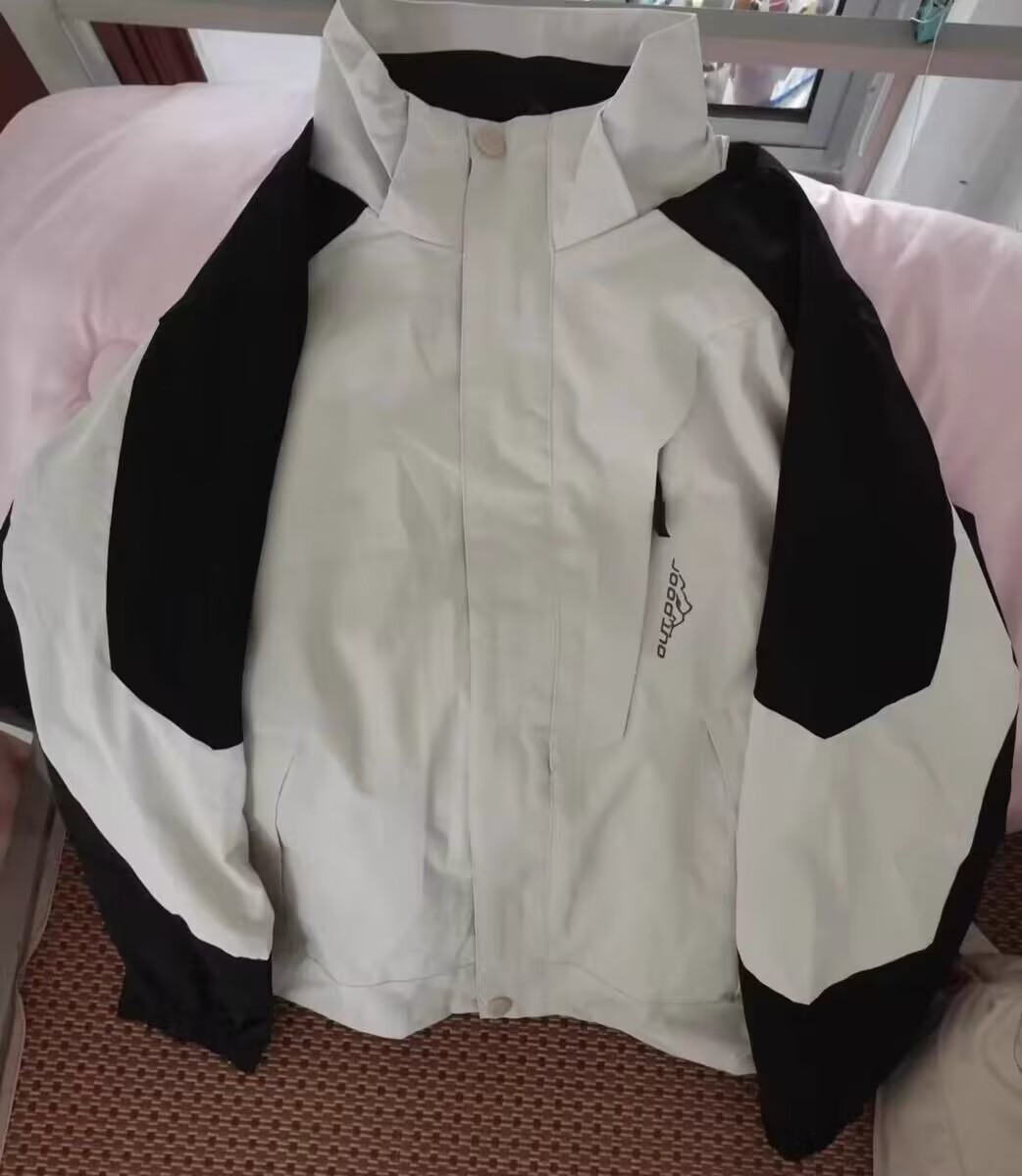 可拆卸户外三合一冲锋衣外套男