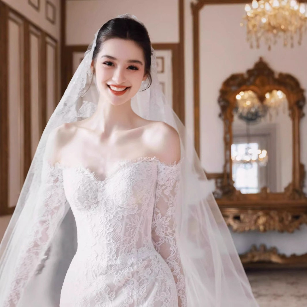 法式短款一字肩长袖蕾丝鱼尾轻婚纱2025新款新娘小个子高端旅拍