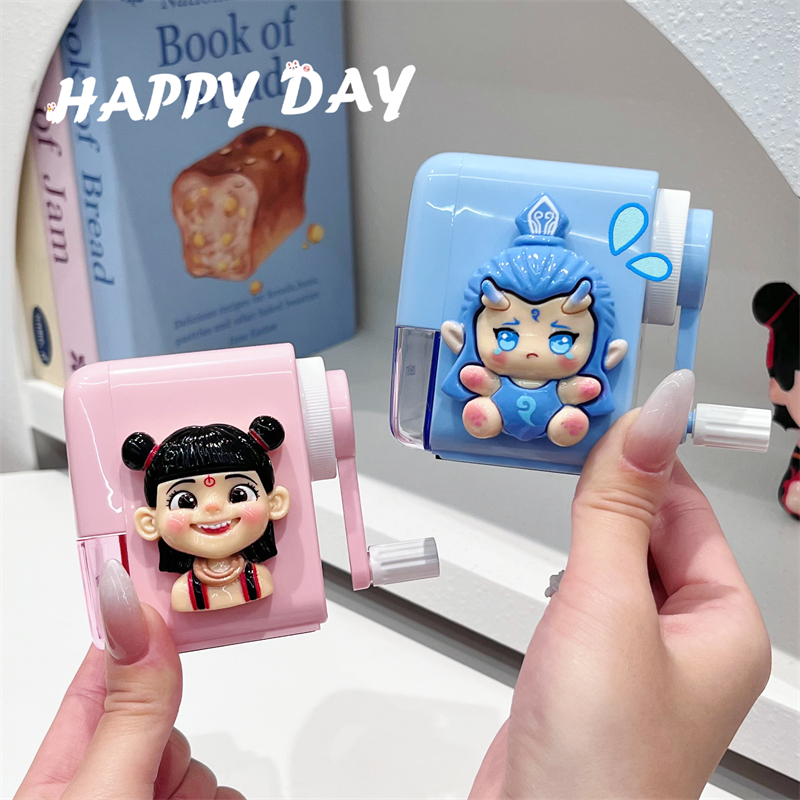 哪咤削笔刀小学生专用手动削笔器儿童卷笔刀手摇式小型素描美术生